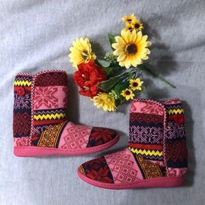 NWOT - Pink Multi Nordic Print Slippers